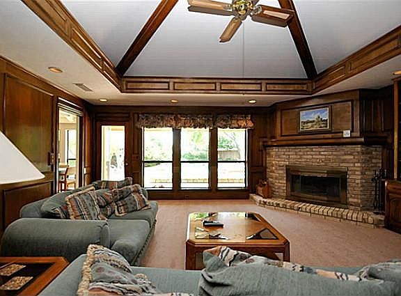 4th image of 2200 Courtney Pl