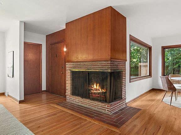 2nd image of 1710 SW Broadway Dr