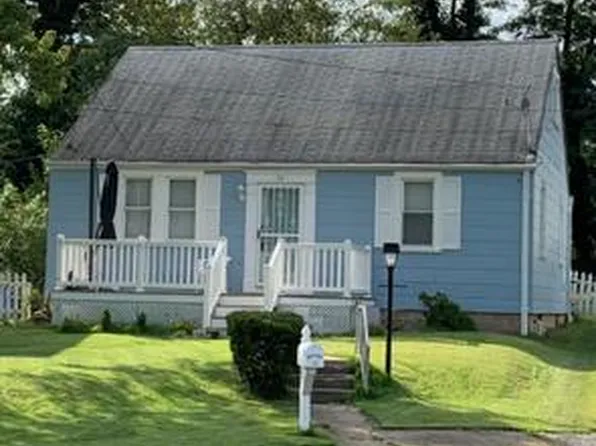 22 Village Rd, Baltimore, MD 21208