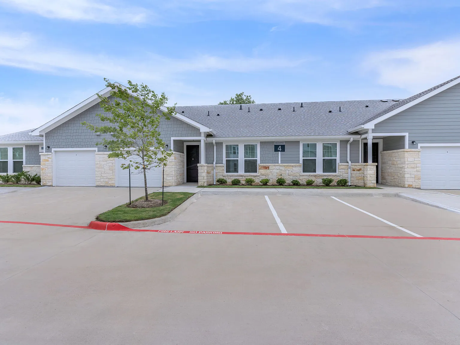 Retreat at Barbers Hill — Photo 1