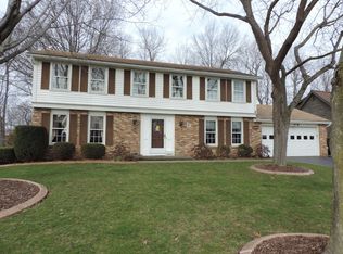 73 Burlwood Dr, Rochester, NY 14612