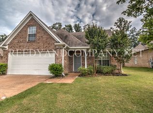 10401 Redmond Dr, Cordova, TN 38016