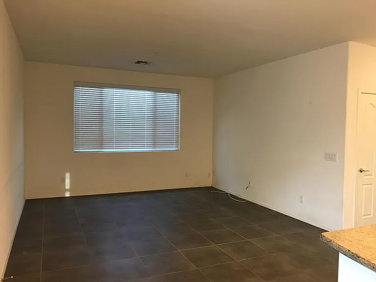 1792 W Homestead Dr — Photo 3