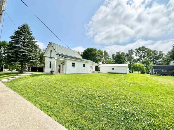 118 N College St, Amboy, IN 46911