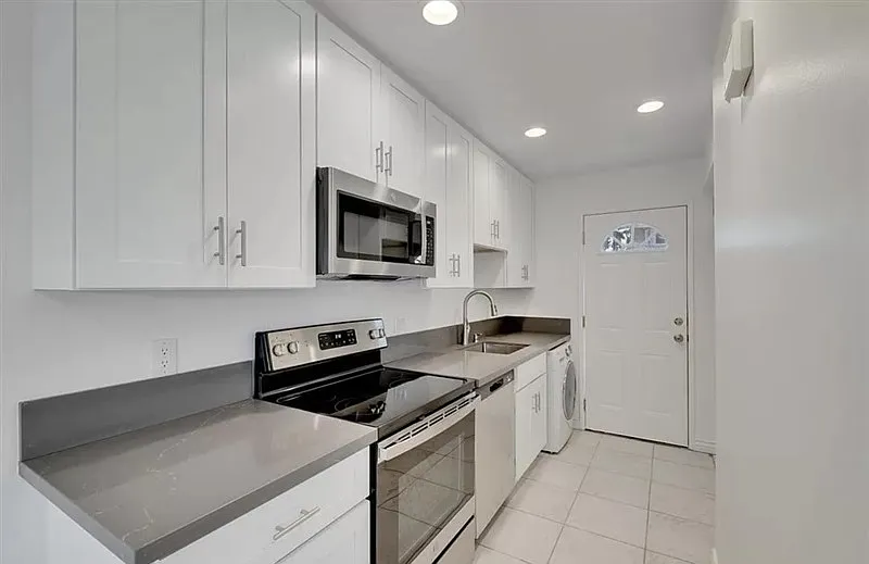 1 bed, 1.0 bath, 600 sqft, $2,000 — Photo 3