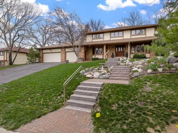 8461 134th Street Ct, Apple Valley, MN 55124