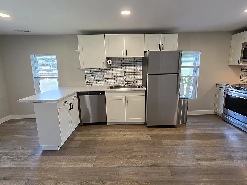 760 E Main St #2