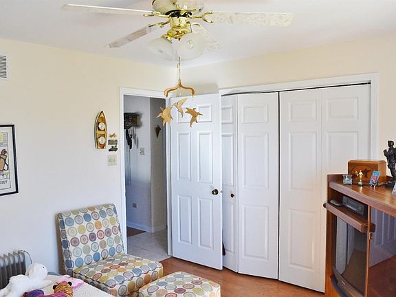 5th image of 624 E 92nd Ave