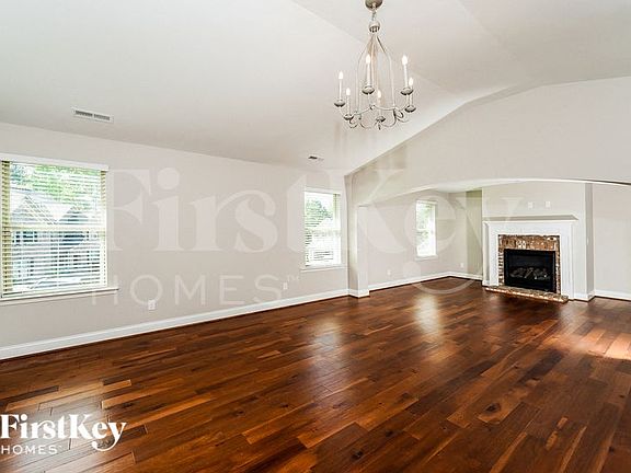 2nd image of 35 Waterford Pl