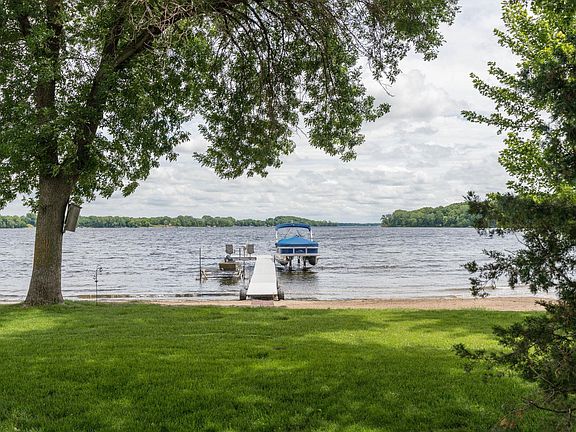 2nd image of 49295 Sportsmans Ln