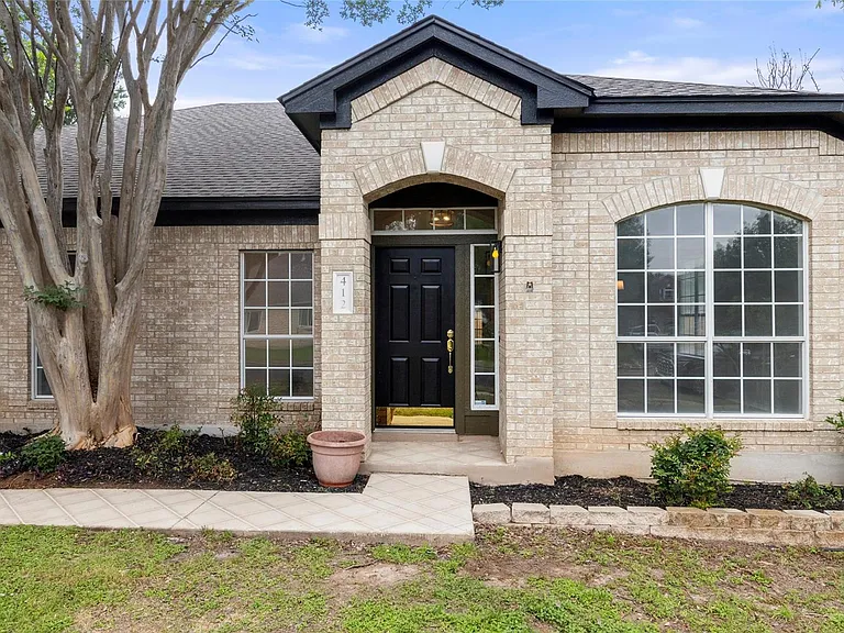412 Tamara Dr — Photo 4