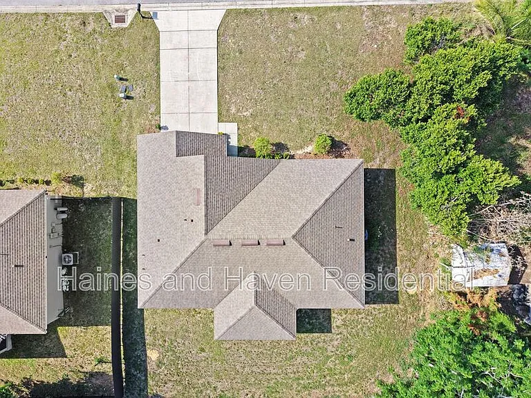 1217 Forest Hills Dr — Photo 4