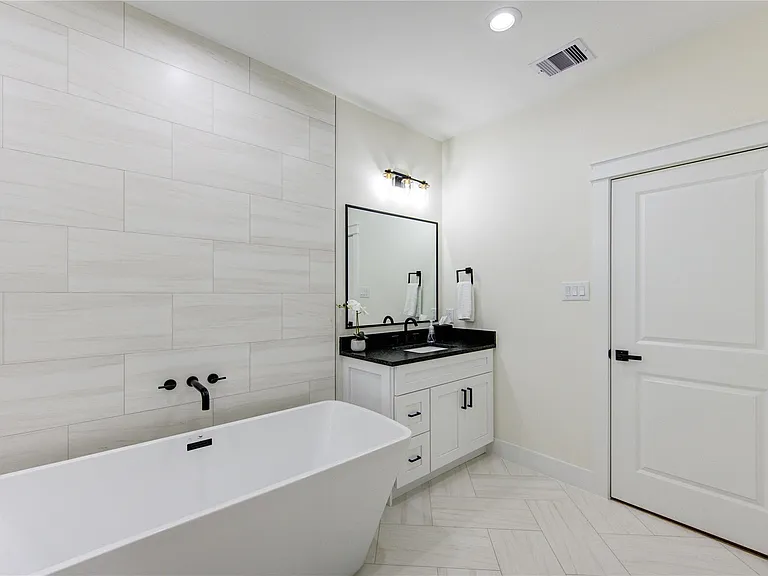 3406 Garapan St #A — Photo 37