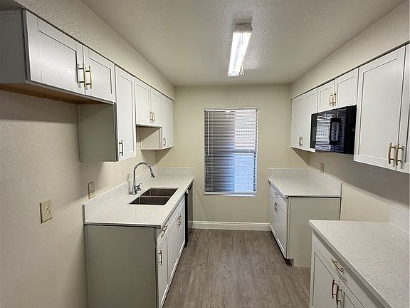 4th image of 2451 N Rainbow Blvd Unit 1038