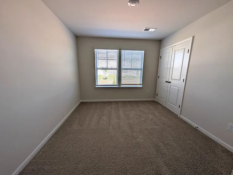 1664 Hallview Ct — Photo 9