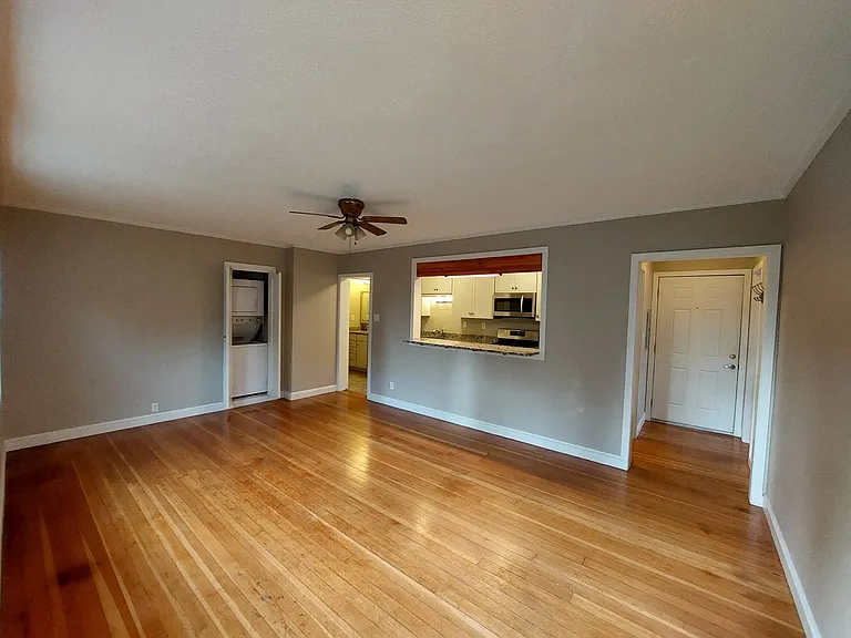 2516 Cornwall Ave #8 — Photo 14