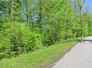 18 Double Eagle Dr, Charleston, WV 25314