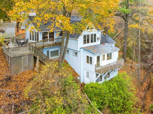 1893 S Lakeshore Rd, Carsonville, MI 48419