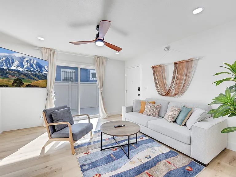 1075 Molino Ave #2 — Photo 52