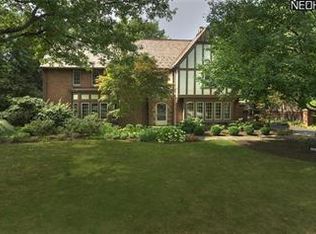 2970 Litchfield Rd, Shaker Heights, OH 44120