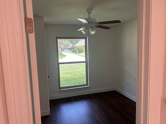 5th image of 1634 S Elaine Dr