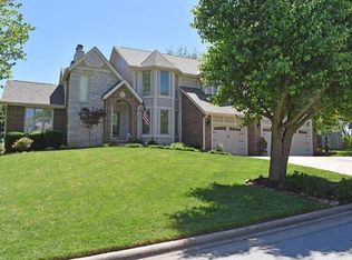 718 E Gaslight Dr, Springfield, MO 65810