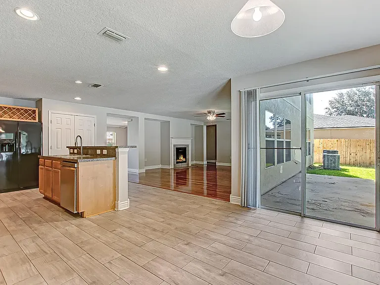 1412 Dunns Lake Dr — Photo 23