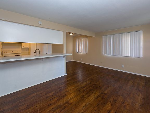 3rd image of 2570 Victoria Ave