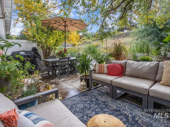 511 W Village Ln, Boise, ID 83702