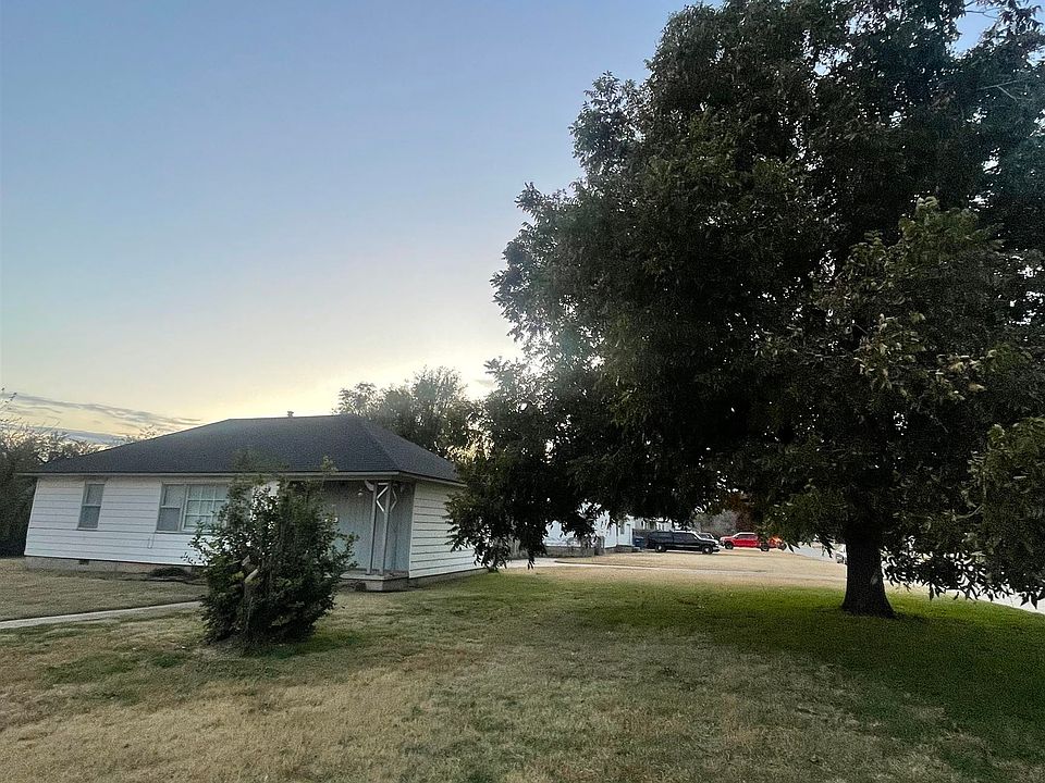 1st image of 2502 Everitt Dr
