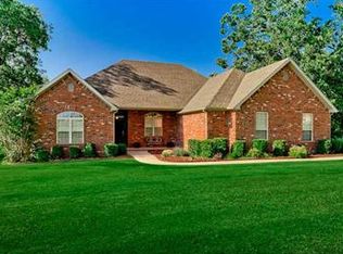 576 Glastonbury Pl, Cave Springs, AR 72718