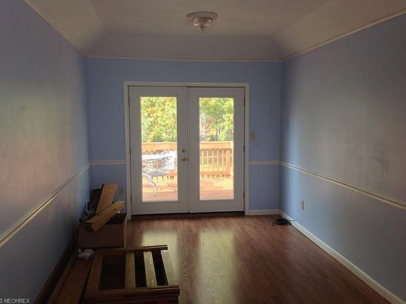 4th image of 1268 Stearns St