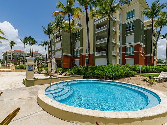 5th image of 300 Marbella Clb #320