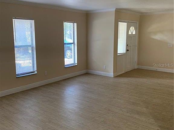 2nd image of 104 Rose Briar Dr