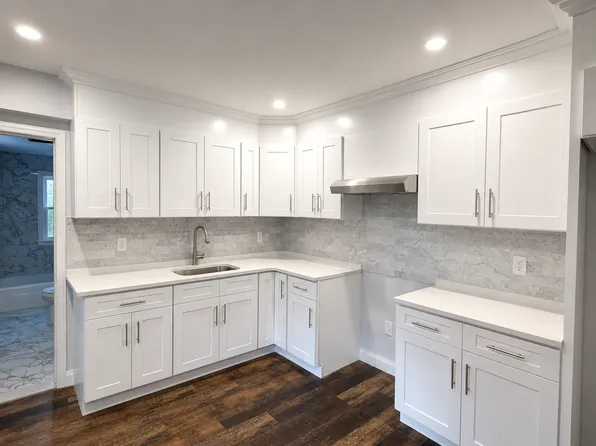 35 Wooster St APT 1, Danbury, CT 06810