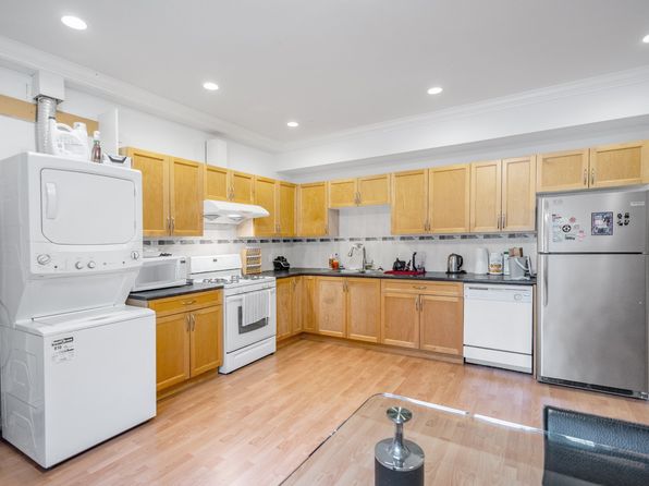 4 bedroom rental in Coquitlam — photo 8