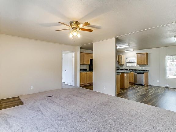 5th image of 2032 Dorothy Dr