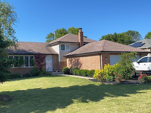 3rd image of 9160 Dewberry Ln