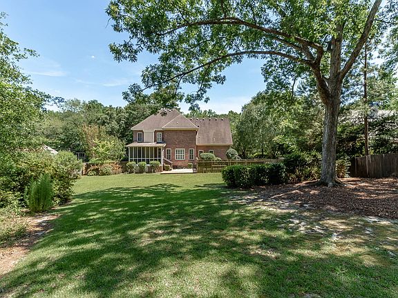 3rd image of 224 W Kestwick Drive
