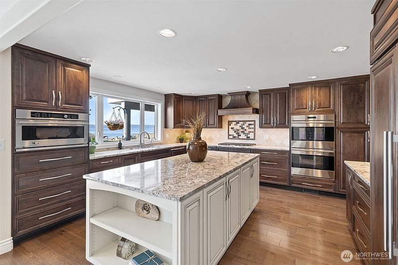 2nd image of 18141 Normandy Terrace SW