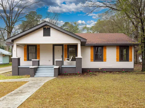 121 W Crest Rd, Bessemer, AL 35023