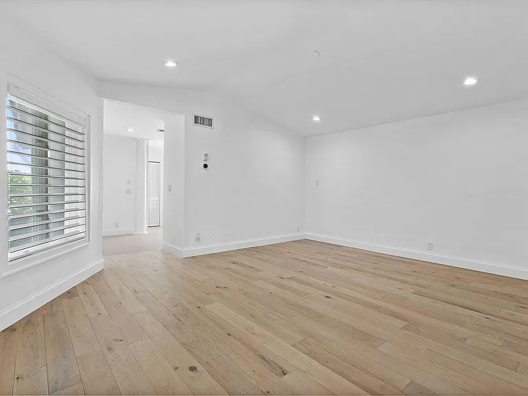 1251 Thatch Palm Dr — Photo 28