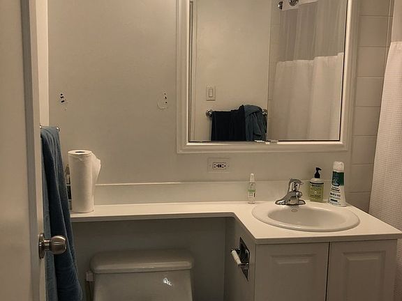 3rd image of 215 E 68th St APT 16R