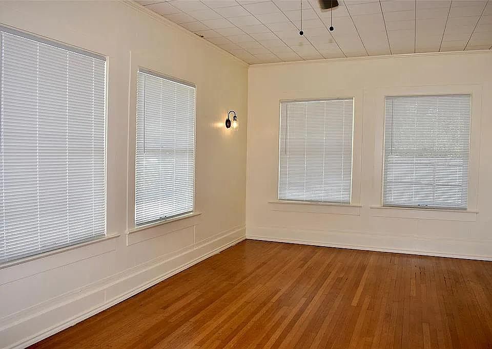 1st image of 805 Crothers Ave