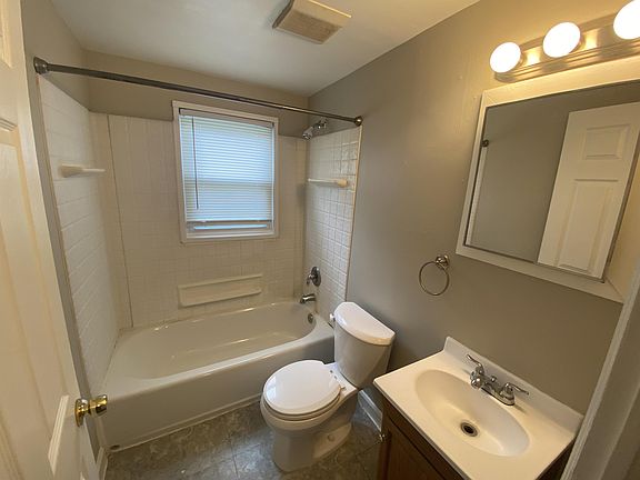 3rd image of 2503 2nd St APT 1