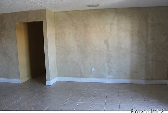 2nd image of 278 Ulster Ln #278
