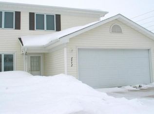 2442 S 38th St, Grand Forks, ND 58201