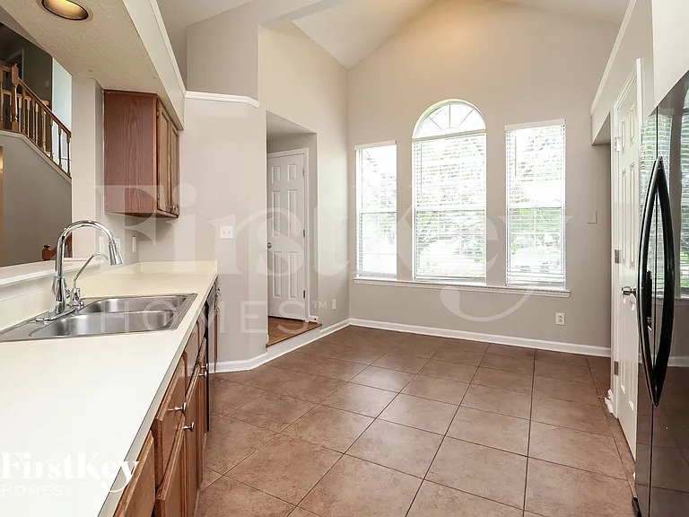 13224 Greycrest Dr — Photo 5