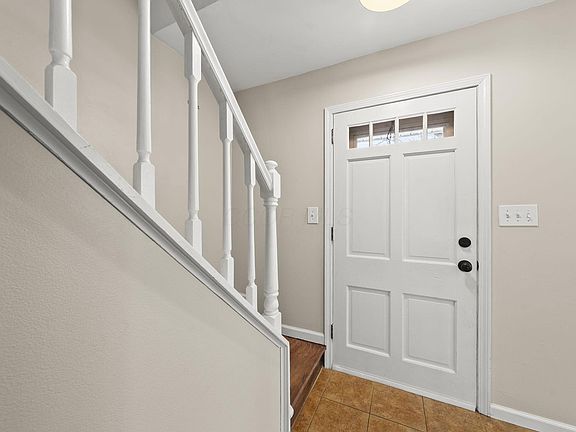 5th image of 130 Fairdale Ave