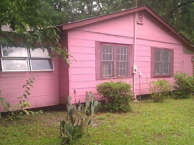 2nd image of 802 Seagrove St